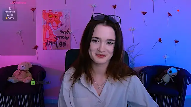 Snapshot of liana_kisses chatting on 05/12/26, 07:00 liana kisses online show from 05/12/26, 07:00
