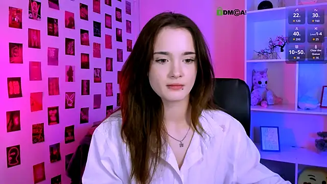Snapshot of liana_kisses chatting on 07/10/26, 06:32 liana kisses online show from 07/10/26, 06:32