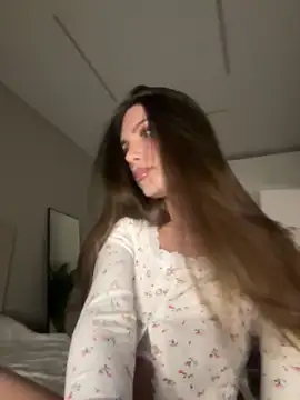 Snapshot of WildOrchid chatting on 11/04/25, 08:41 WildOrchid online show from 11/04/25, 08:41