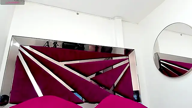 Snapshot of BarbaraKnox_ chatting on 06/11/26, 06:17 BarbaraKnox online show from 06/11/26, 06:17