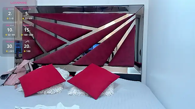 Snapshot of BarbaraKnox_ chatting on 07/23/26, 12:24 BarbaraKnox online show from 07/23/26, 12:24