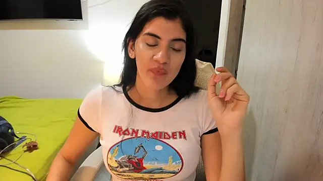 misstoya online show from 10/25/25, 12:07