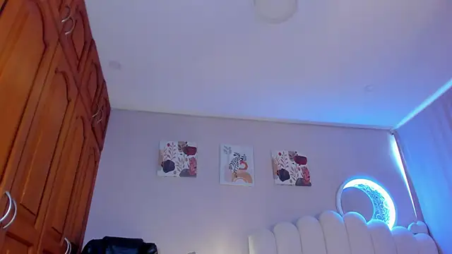 martinaaricci online show from 11/12/25, 12:16