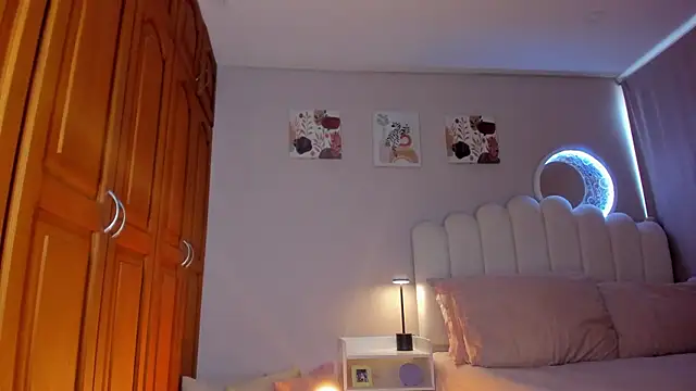 martinaaricci online show from 01/13/26, 02:00