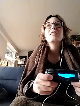 PernillaGirl online show from 10/04/25, 12:25