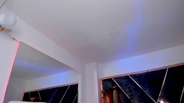 ChloeConnorr online show from 01/07/25, 10:08