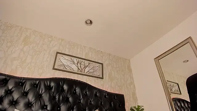 ChloeConnorr online show from 02/23/25, 10:31