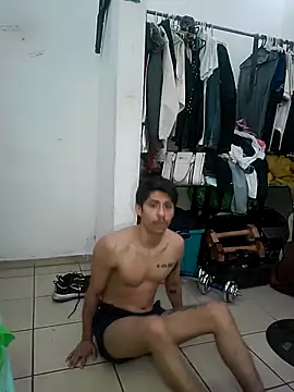 Snapshot of culitotragon24 chatting on 10/23/25, 04:01 culitotragon24 online show from 10/23/25, 04:01