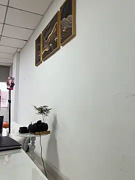 Efangfang online show from 10/28/25, 08:40