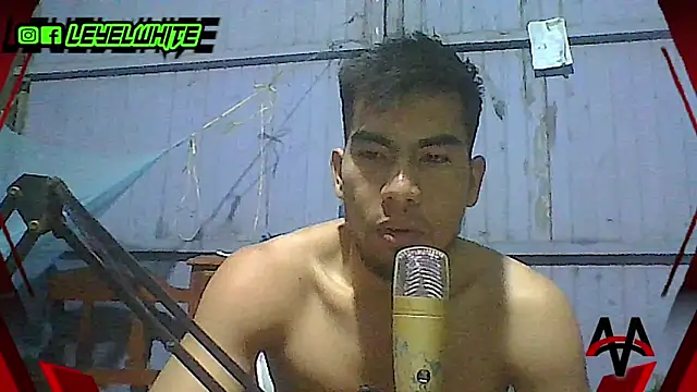 Snapshot of leyel00155 chatting on 10/10/25, 05:17 leyel00155 online show from 10/10/25, 05:17