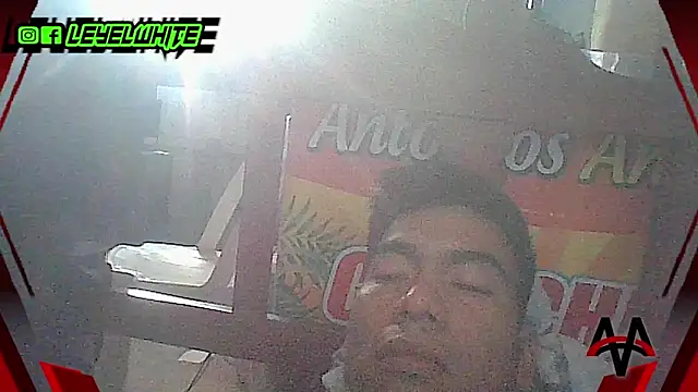 Snapshot of leyel00155 chatting on 10/19/25, 11:44 leyel00155 online show from 10/19/25, 11:44