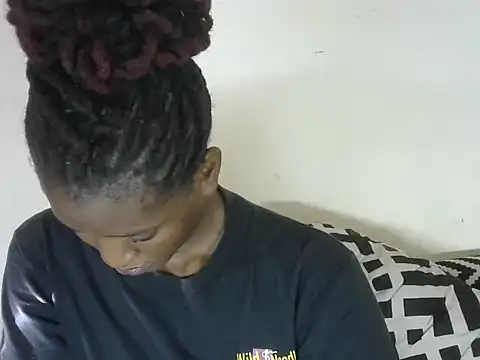 Pretty-emmie online show from 02/21/25, 01:33