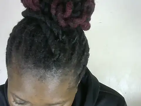 Pretty-emmie online show from 02/22/25, 07:47