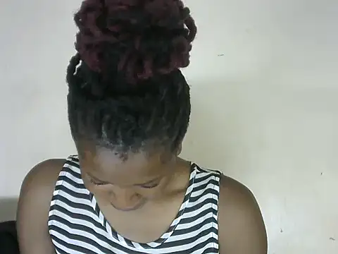 Pretty-emmie online show from 02/25/25, 06:03