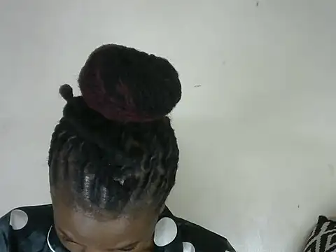 Pretty-emmie online show from 03/07/25, 09:06