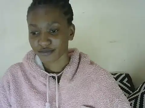 Pretty-emmie online show from 03/21/25, 12:39