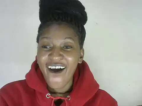 Pretty-emmie online show from 10/03/25, 09:56