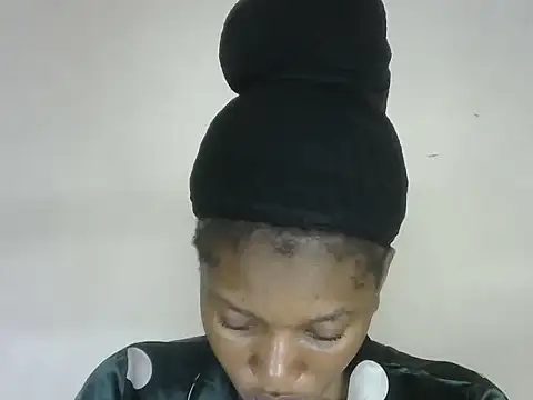 Pretty-emmie online show from 10/04/25, 11:47