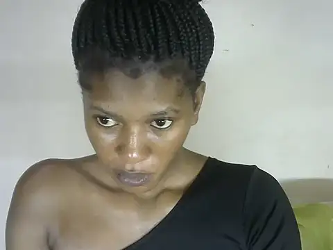 Pretty-emmie online show from 10/07/25, 09:17