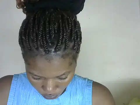 Pretty-emmie online show from 10/10/25, 11:04