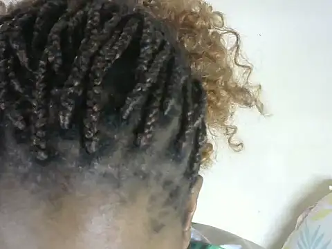 Pretty-emmie online show from 10/13/25, 09:37