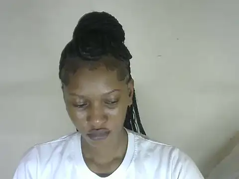 Pretty-emmie online show from 10/23/25, 06:17