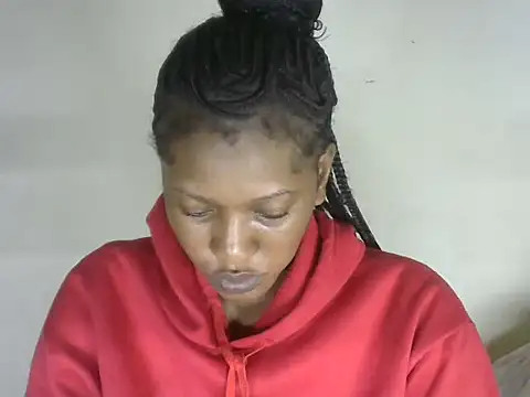 Pretty-emmie online show from 10/30/25, 04:25