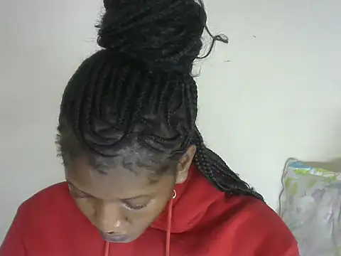 Pretty-emmie online show from 10/30/25, 05:24