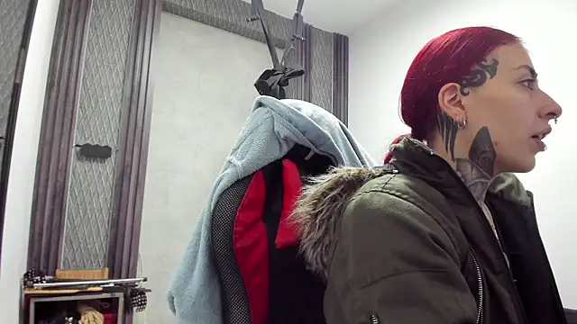 selene red  online show from 02/20/26, 12:29