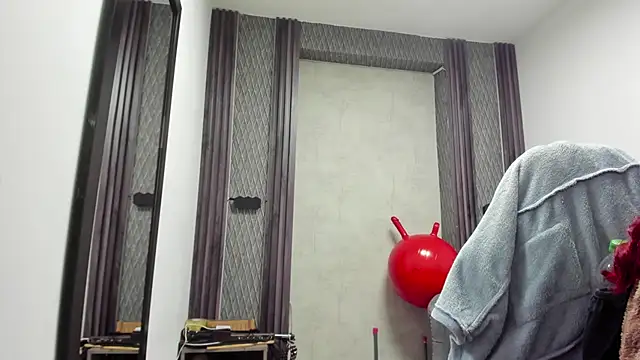 selene red  online show from 03/10/26, 01:21