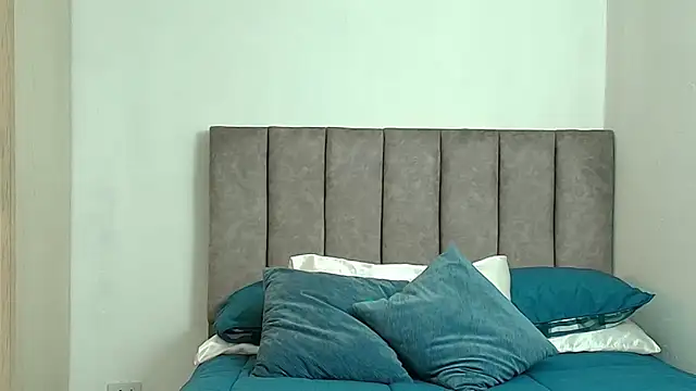 karina lewis  online show from 06/11/26, 05:38