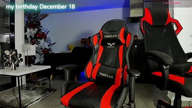 Snapshot of TROYWESLY- chatting on 12/15/24, 01:24 TROYWESLY- online show from 12/15/24, 01:24