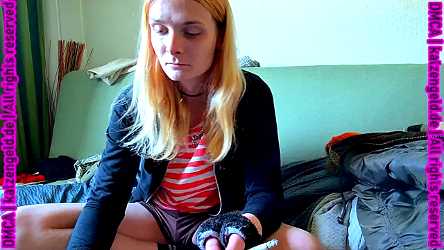 emma neko online show from 03/08/25, 12:20