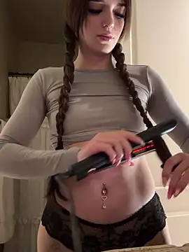 18petitewhitegirl online show from 01/16/25, 11:48