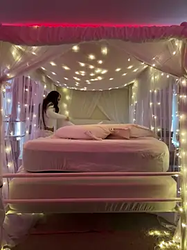 18petitewhitegirl online show from 02/20/25, 09:53