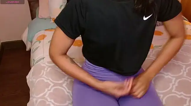 Snapshot of Roussmariehenao chatting on 01/30/25, 10:29 Roussmariehenao online show from 01/30/25, 10:29
