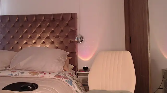 Roussmariehenao online show from 03/29/26, 01:38