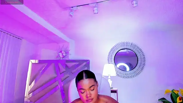 Snapshot of madisson_davon chatting on 12/14/24, 05:36 madisson davon online show from 12/14/24, 05:36