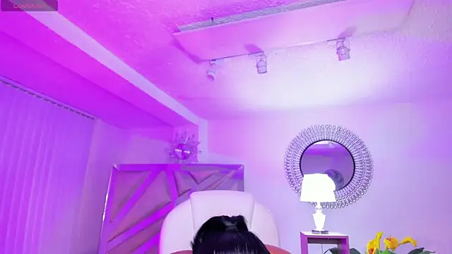 Snapshot of madisson_davon chatting on 12/20/24, 01:54 madisson davon online show from 12/20/24, 01:54