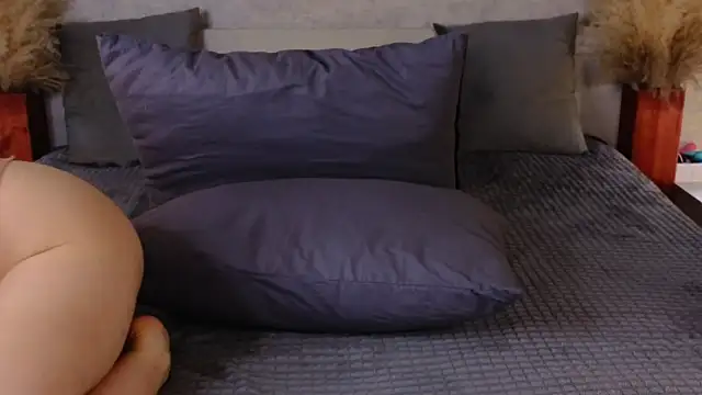 AlexaLenee online show from 04/20/26, 05:43