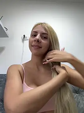DollMagguie online show from 01/03/25, 03:33