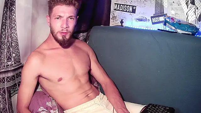 Snapshot of jimmyy_ chatting on 09/22/25, 10:06 jimmyy  online show from 09/22/25, 10:06