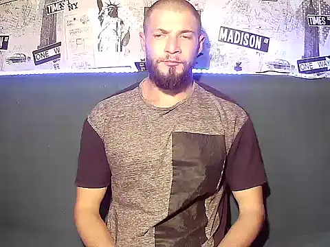 Snapshot of jimmyy_ chatting on 10/17/25, 11:35 jimmyy  online show from 10/17/25, 11:35