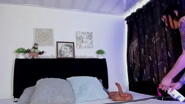 aihnoa split online show from 02/19/25, 12:44