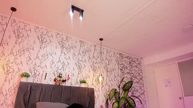 aihnoa split online show from 10/21/25, 12:28