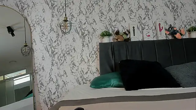 aihnoa split online show from 11/14/25, 01:21