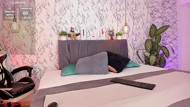 aihnoa split online show from 11/22/25, 01:43