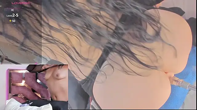 lili moonn online show from 12/16/24, 02:38