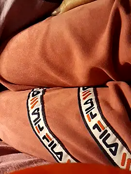 Snapshot of Soul_Ana chatting on 02/24/25, 08:27 Soul Ana online show from 02/24/25, 08:27