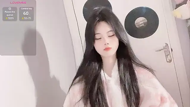 Qedgjwyz1 online show from 02/10/25, 04:19